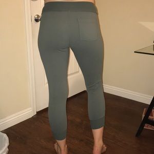 Athleta crop pants